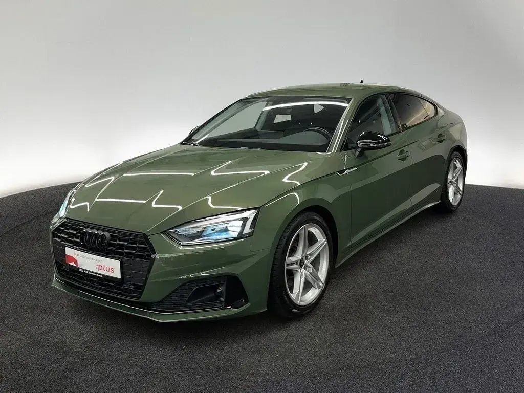 Gebraucht Audi A5 Sportback Advanced Plus 163 PS (119 kW) 2022 Distriktgrün metallic Kleinwagen