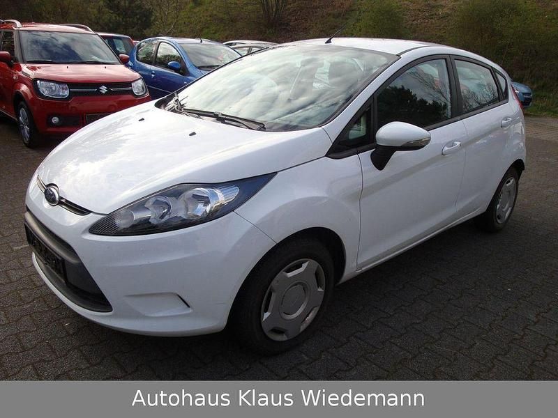 Gebraucht Ford Fiesta Trend 97 PS (71 kW) 2011 Weiß Kleinwagen