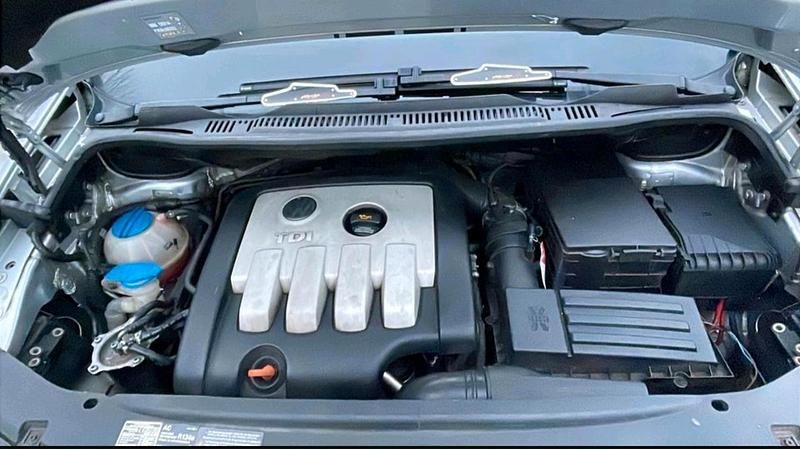 Gebraucht VW Touran 170 PS (125 kW) 2004 Silber Van / Kleinbus