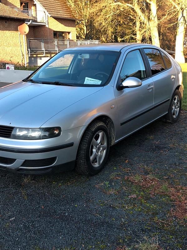 Second-hand Seat Leon 110 CP (80 kW) 2005 Gri Hatchback