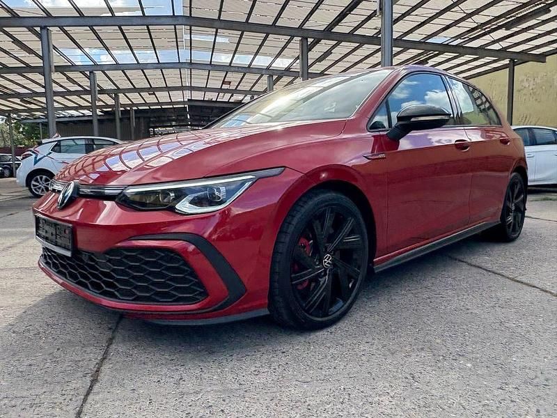 Rot Gebraucht 2023 VW Golf VIII GTI Limousine | 30.999 € (Guter Preis) - Bild 1/4