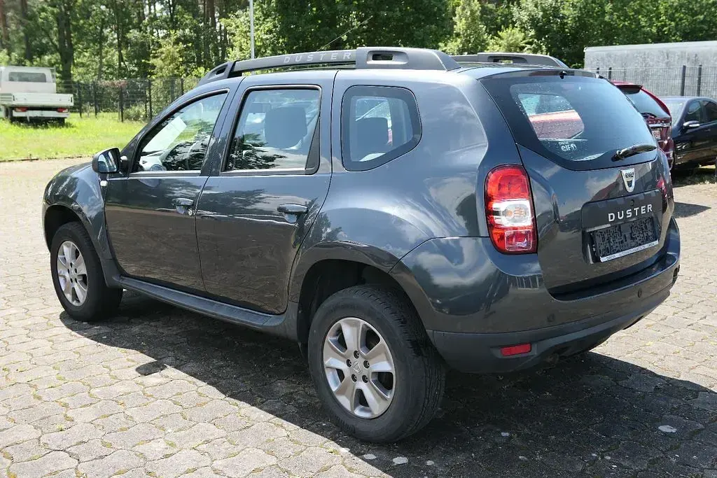 Gebraucht Dacia Duster Lauréate 105 PS (77 kW) 2015 Grau SUV
