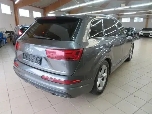 Używany Audi Q7 S-Line 272 KM (200 kW) 2016 Szary SUV