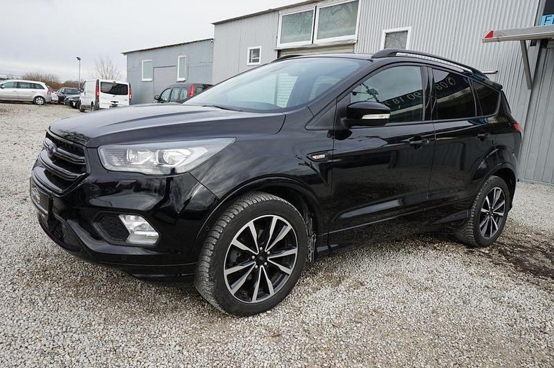 Gebraucht Ford Kuga ST-Line 150 PS (110 kW) 2018 Schwarz SUV