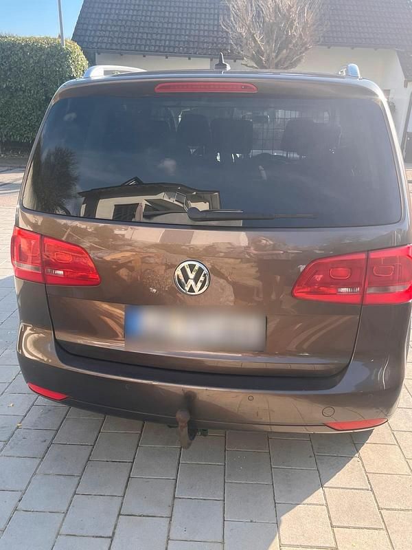 Gebraucht VW Touran 140 PS (102 kW) 2012 Braun Van / Kleinbus