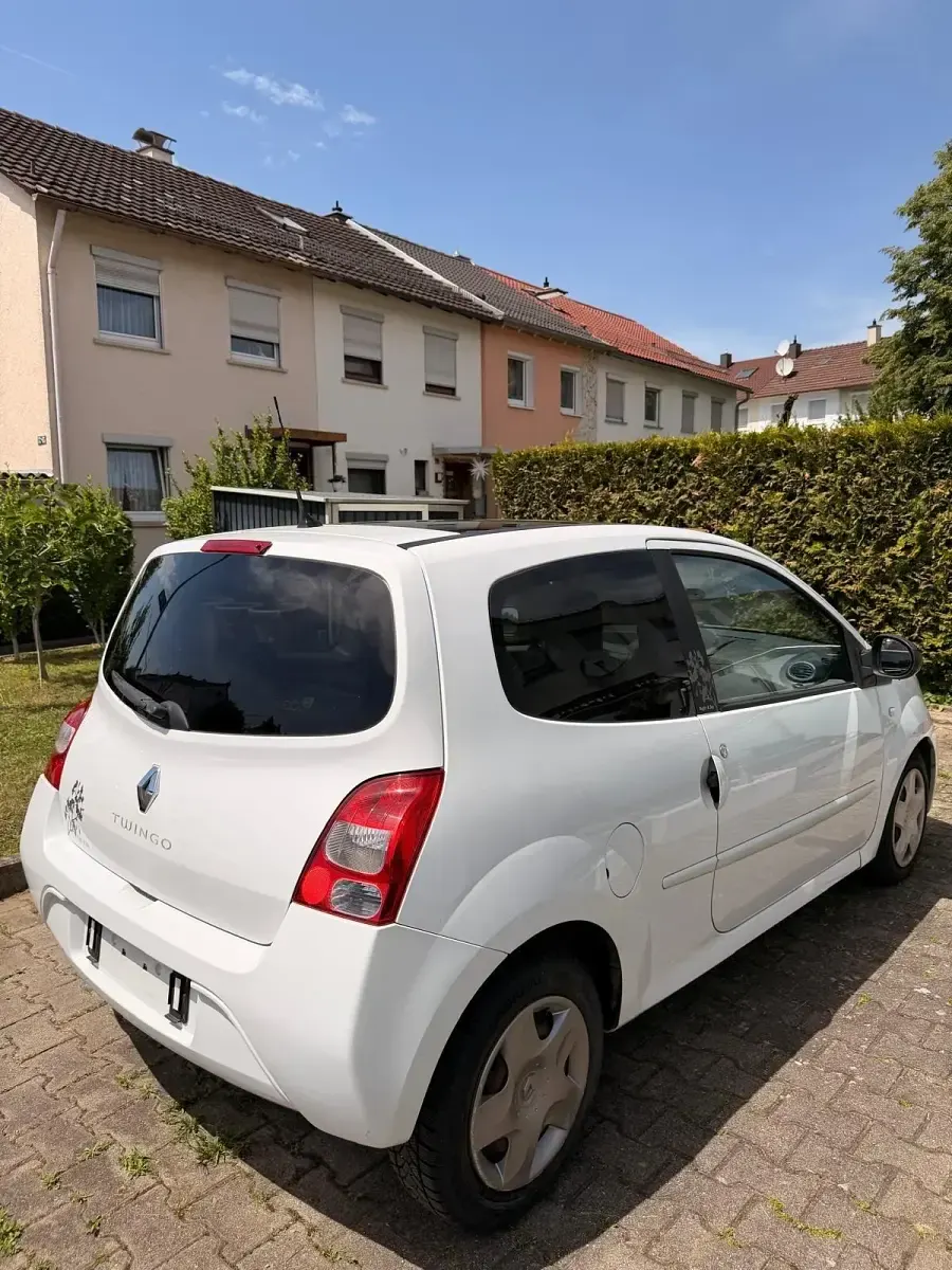 Gebraucht Renault Twingo Night&Day 75 PS (55 kW) 2009 Weiß Kleinwagen