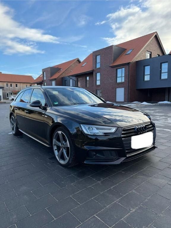 Gebraucht Audi A4 S-Line 150 PS (110 kW) 2018 Schwarz Kombi