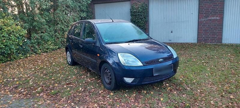 Blau Gebraucht 2002 Ford Fiesta Kombi | 475 € (Superpreis) - Bild 1/4