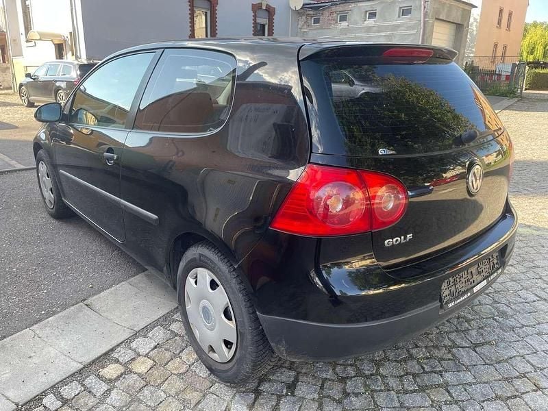 Gebraucht VW Golf IV Trendline 75 PS (55 kW) 2004 Schwarz Kleinwagen