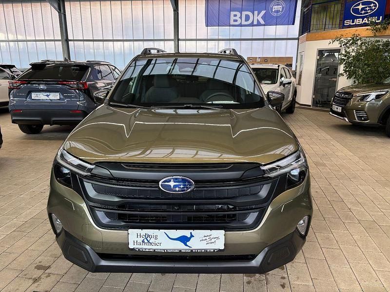 Neu Subaru Forester Active 136 PS (100 kW) 2026 Grün SUV