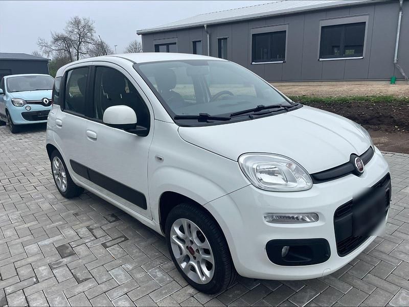 Weiß Gebraucht 2016 Fiat Panda Kleinwagen | 3.990 € (Guter Preis) - Bild 1/4