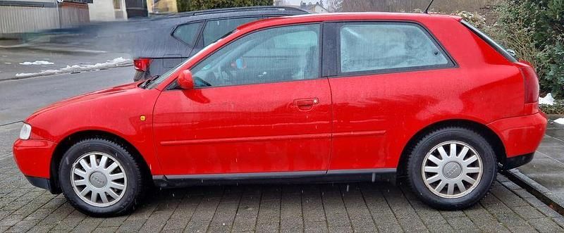 Rot Gebraucht 1997 Audi A3 Attraction Limousine | 999 € (Guter Preis) - Bild 1/1