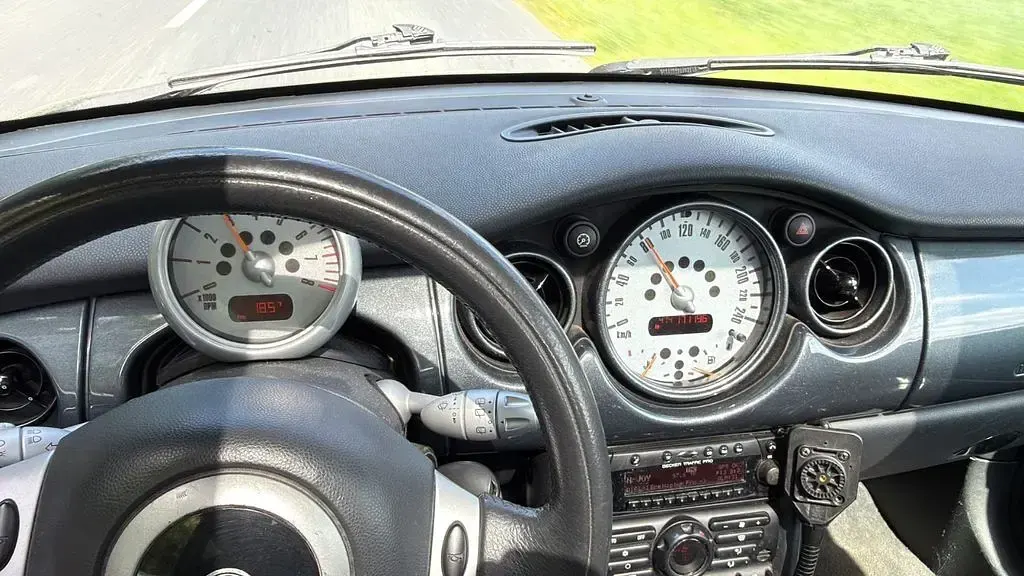 Używany Mini Cooper S 170 KM (125 kW) 2003 Szary Hatchback