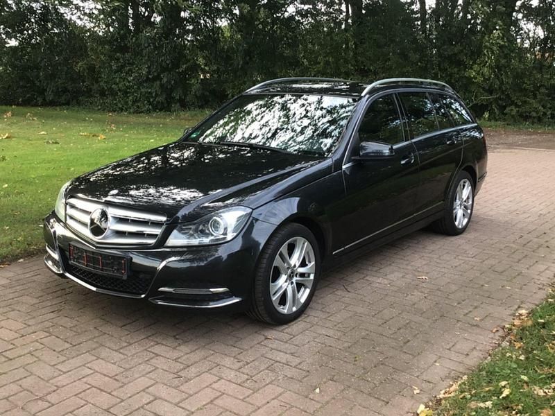 Schwarz Gebraucht 2013 Mercedes C250 Avantgarde Kombi | 12.950 € (Fairer Preis) - Bild 1/4