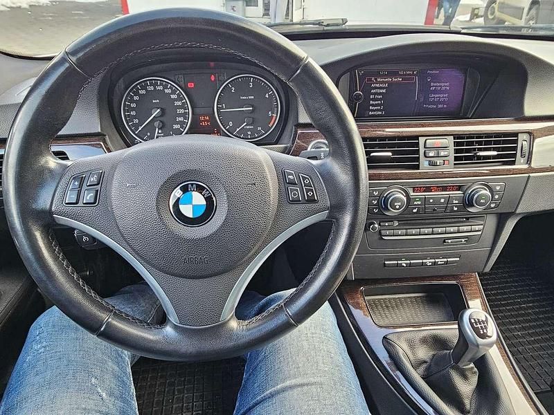 Gebraucht BMW 320 Comfort Edition 184 PS (135 kW) 2011 Weiß Kombi