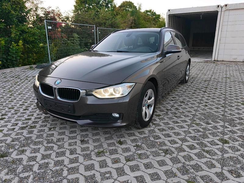 Braun Gebraucht 2015 BMW 318 Kombi | 7.200 € (Fairer Preis) - Bild 1/4