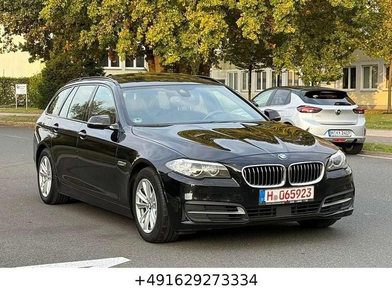 Schwarz Gebraucht 2017 BMW 520 Performance Kombi | 14.890 € (Superpreis) - Bild 1/4