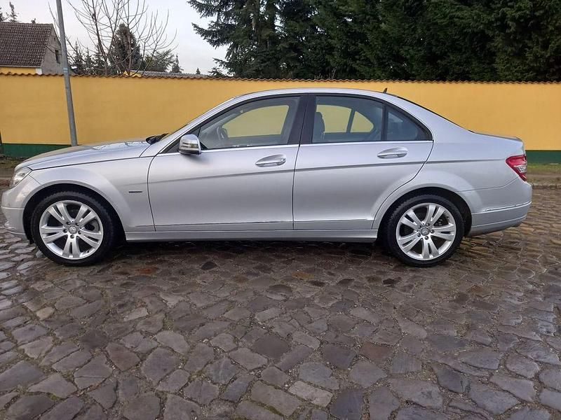 Gebraucht Mercedes C180 156 PS (114 kW) 2010 Silber Limousine