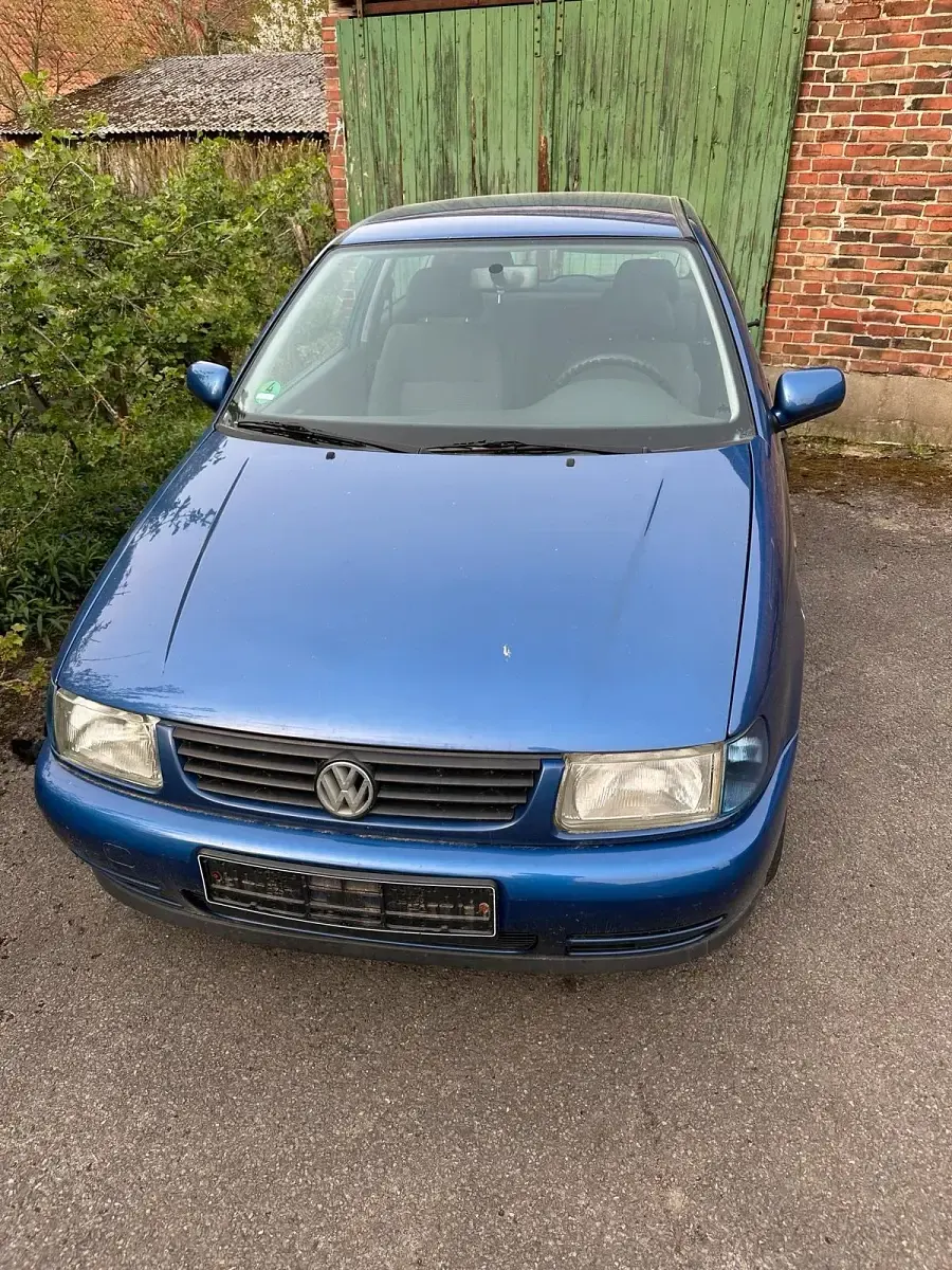 Gebraucht VW Polo 60 PS (44 kW) 1997 Blau Kleinwagen