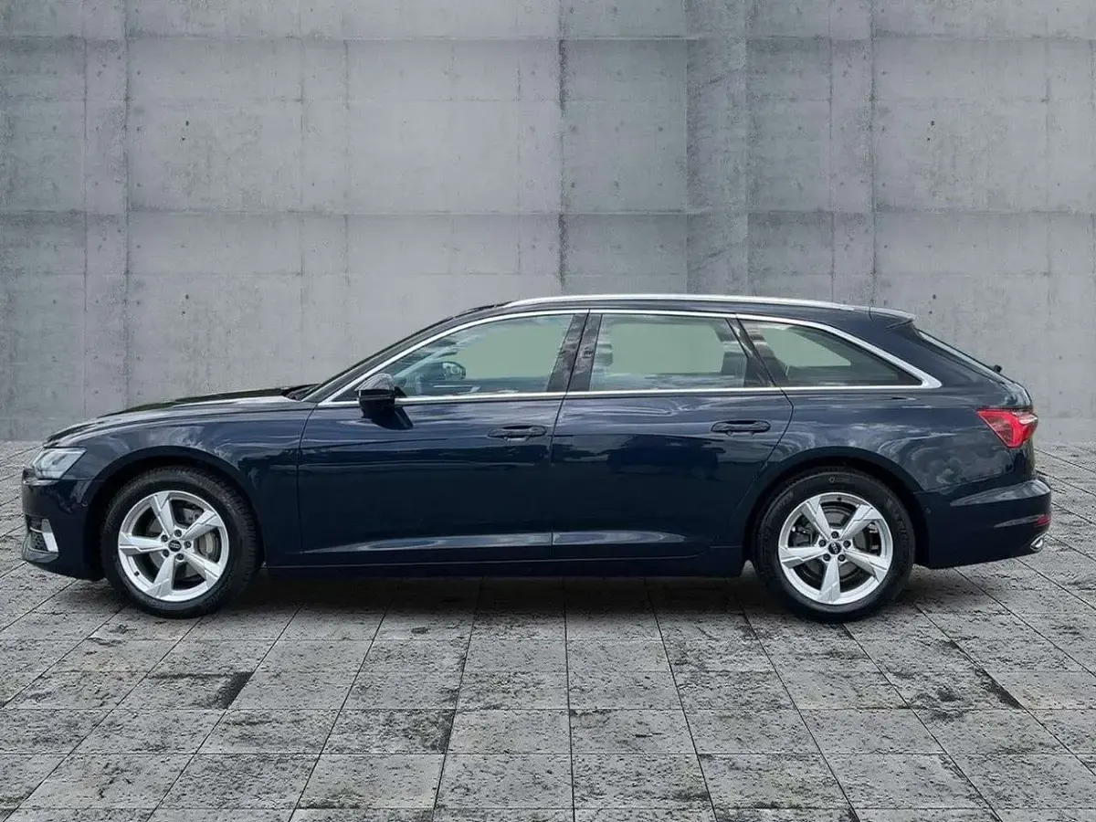 Gebraucht Audi A6 Sport 163 PS (119 kW) 2023 Blau Kombi