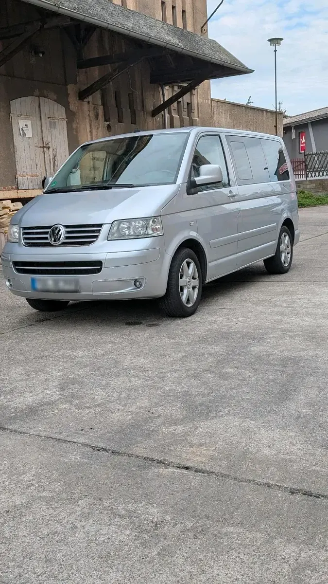 Gebraucht VW T5 131 PS (96 kW) 2006 Silber Van