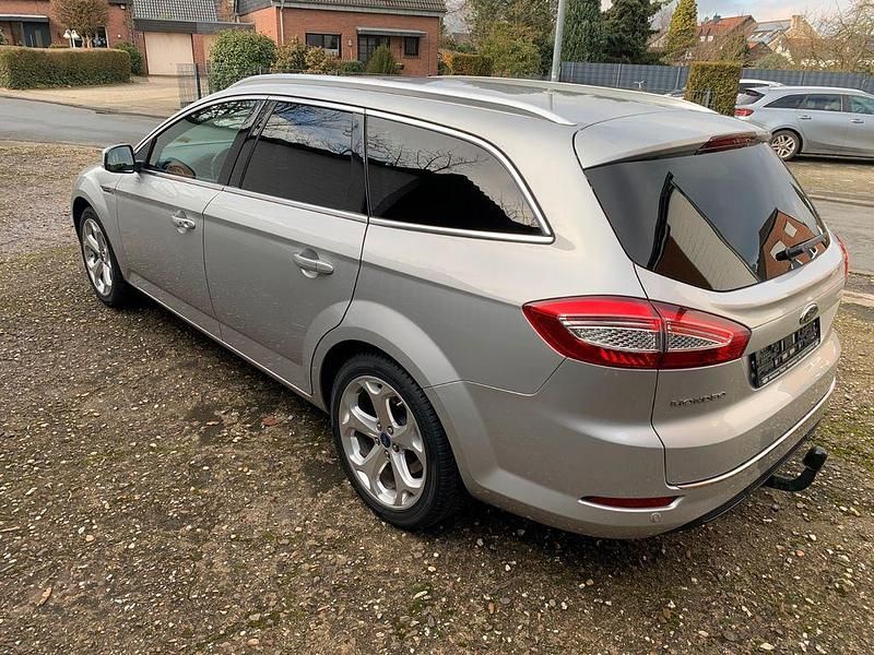 Gebraucht Ford Mondeo Premium 163 PS (119 kW) 2014 Silber Kombi