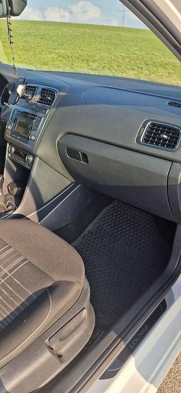 Gebraucht VW Polo LOUNGE 90 PS (66 kW) 2015 Limousine