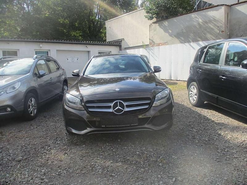 Gebraucht Mercedes C180 Avantgarde 156 PS (114 kW) 2015 Citrin Kombi