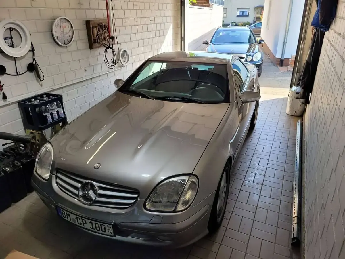 Gebraucht Mercedes SLK320 218 PS (160 kW) 2002 Cubanit silber metallic Cabrio