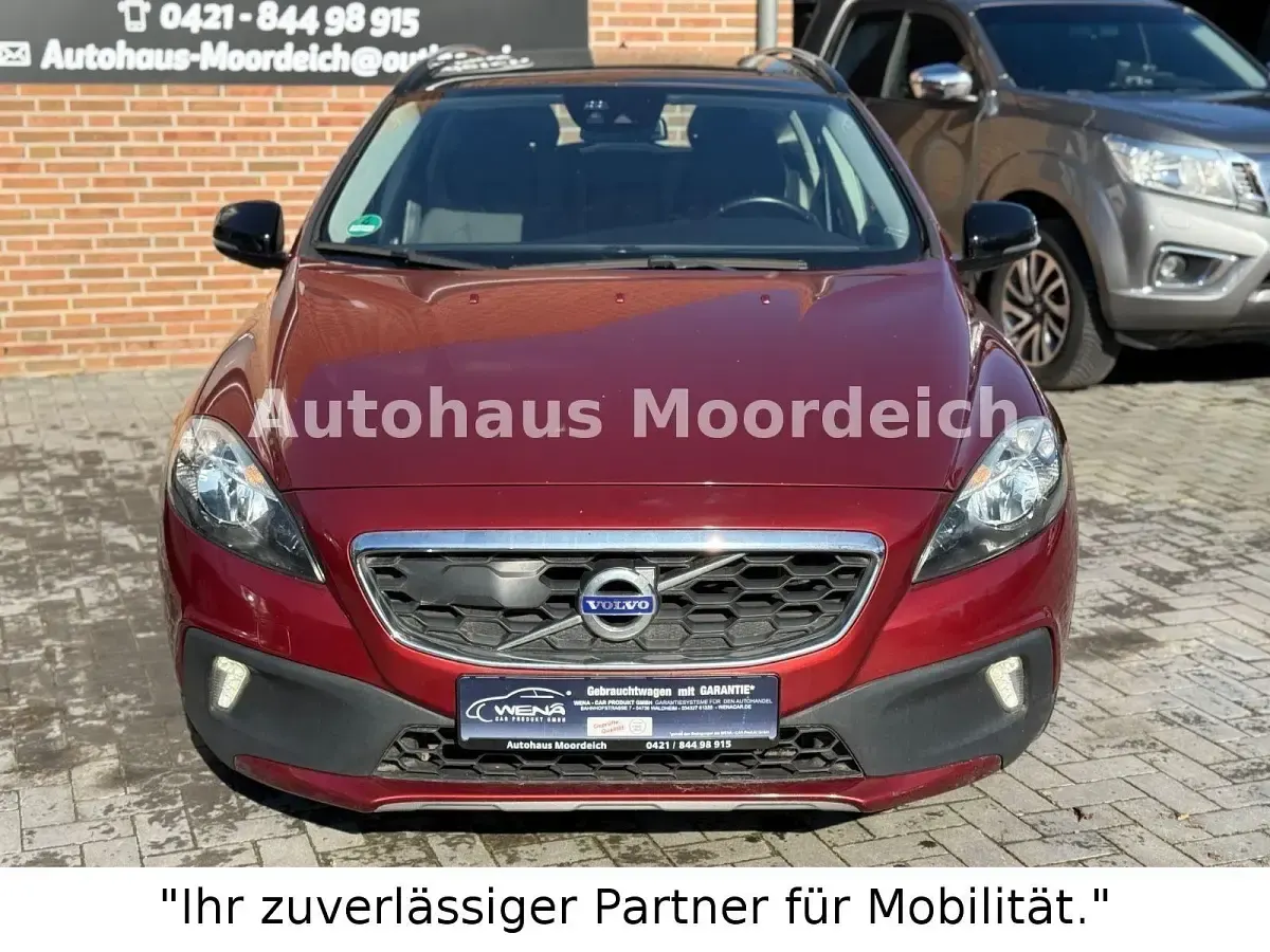 Gebraucht Volvo V40 CC Momentum 114 PS (83 kW) 2013 Rot Kombi