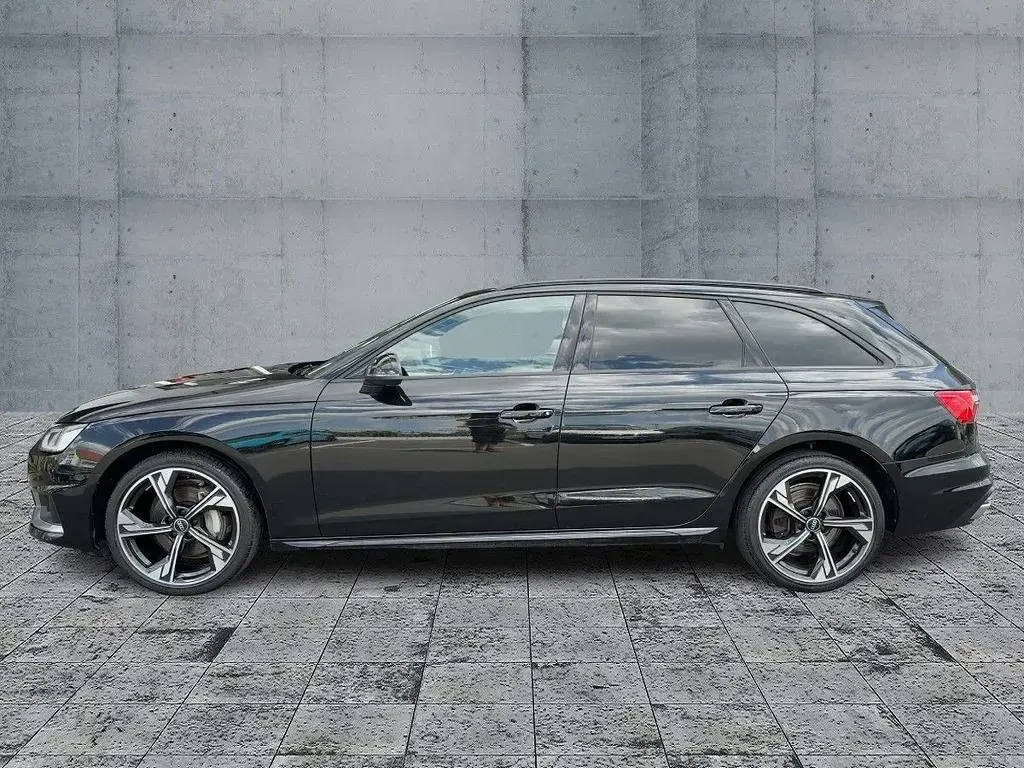 Gebraucht Audi A4 Advanced 204 PS (150 kW) 2022 Mythosschwarz metallic Kombi