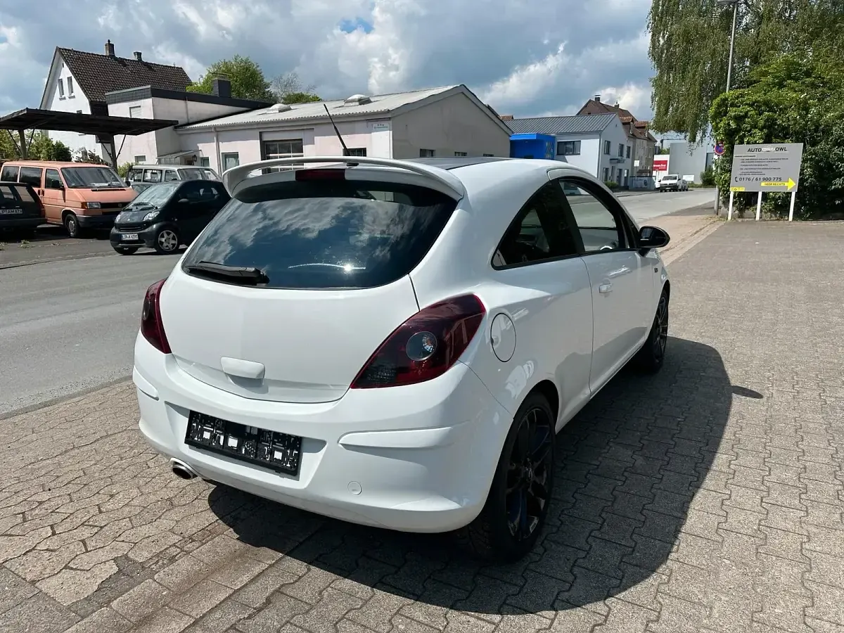 Gebraucht Opel Corsa Sport 87 PS (63 kW) 2012 Weiß Kleinwagen