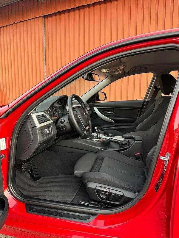 Gebraucht BMW 328 Gran Turismo 245 PS (180 kW) 2014 Rot Limousine