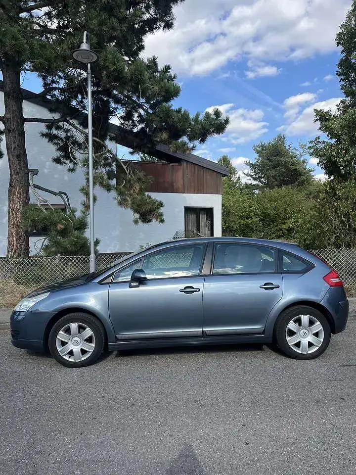 Gebraucht Citroën C4 Comfort 109 PS (80 kW) 2008 Grau Limousine