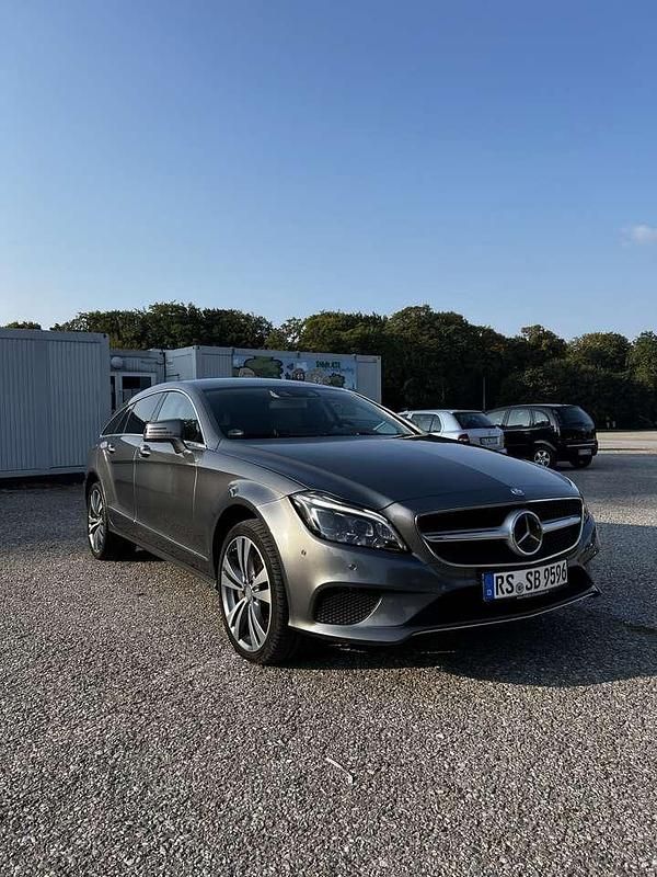 Grau Gebraucht 2016 Mercedes CLS350 Kombi | 20.000 € (Fairer Preis) - Bild 1/4