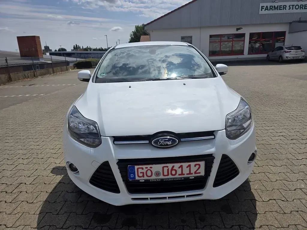 Gebraucht Ford Focus Titanium 101 PS (74 kW) 2013 Weiß Limousine
