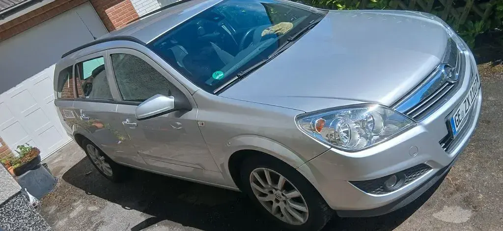 Gebraucht Opel Astra Innovation 116 PS (85 kW) 2008 Silber Limousine
