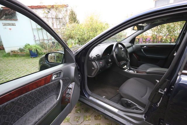 Gebraucht Mercedes 220 143 PS (105 kW) 2000 Blau Limousine