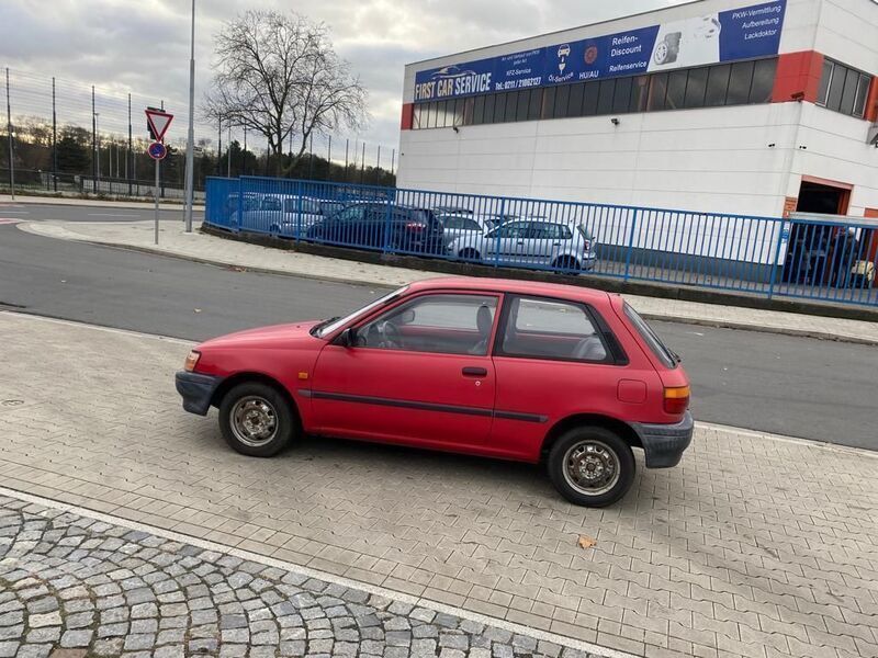 Rot Gebraucht 1995 Toyota Starlet Kleinwagen | 1.899 € - Bild 1/4