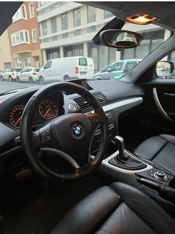 Gebraucht BMW 120 170 PS (125 kW) 2010 Grau Kleinwagen