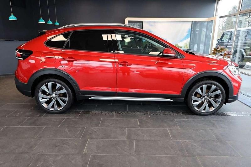Gebraucht VW Taigo IQ Drive 150 PS (110 kW) 2023 Rot SUV