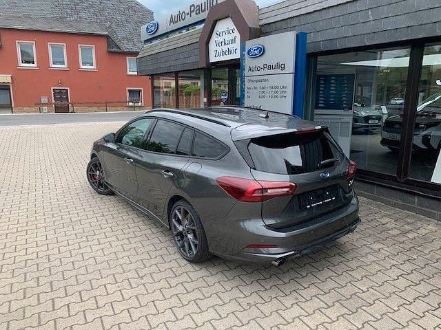 Neu Ford Focus ST 280 PS (205 kW) 2025 Grau Limousine