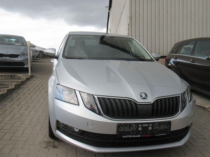 Gebraucht Skoda Octavia Ambition 116 PS (85 kW) 2018 Silber Limousine