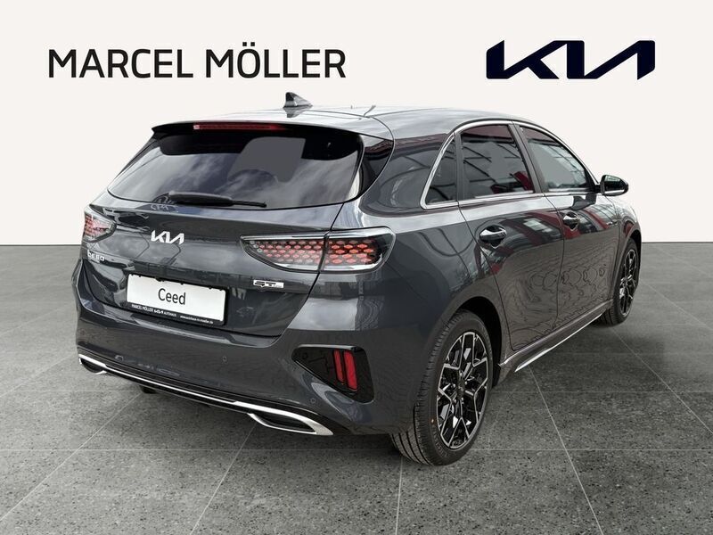 Gebraucht Kia Ceed GT-Line 140 PS (102 kW) 2024 Grau Kleinwagen