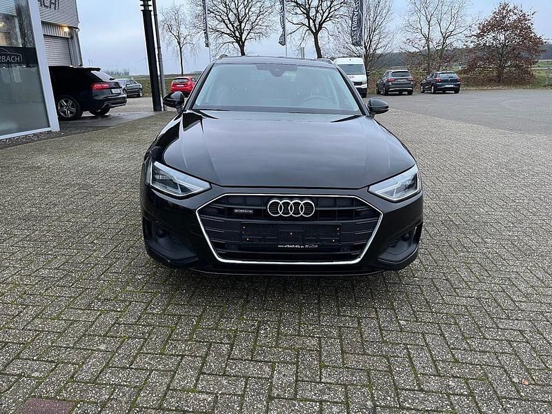 Gebraucht Audi A4 Basis 204 PS (150 kW) 2022 Schwarz Kombi
