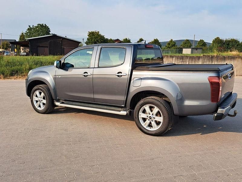 Gebraucht Isuzu D-Max 163 PS (119 kW) 2017 Grau SUV