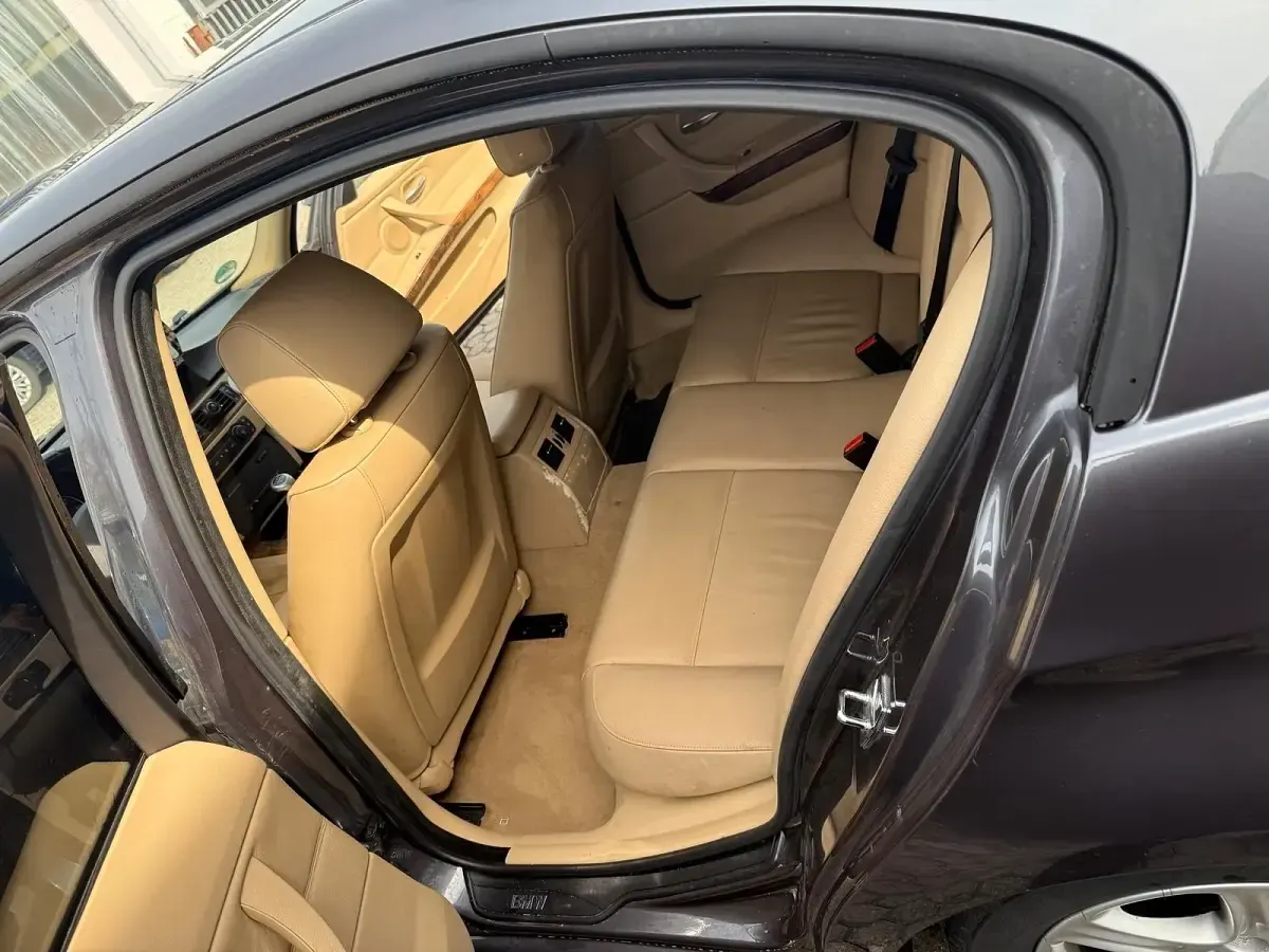 Second-hand BMW 320 150 CP (110 kW) 2005 Bej Berlinǎ