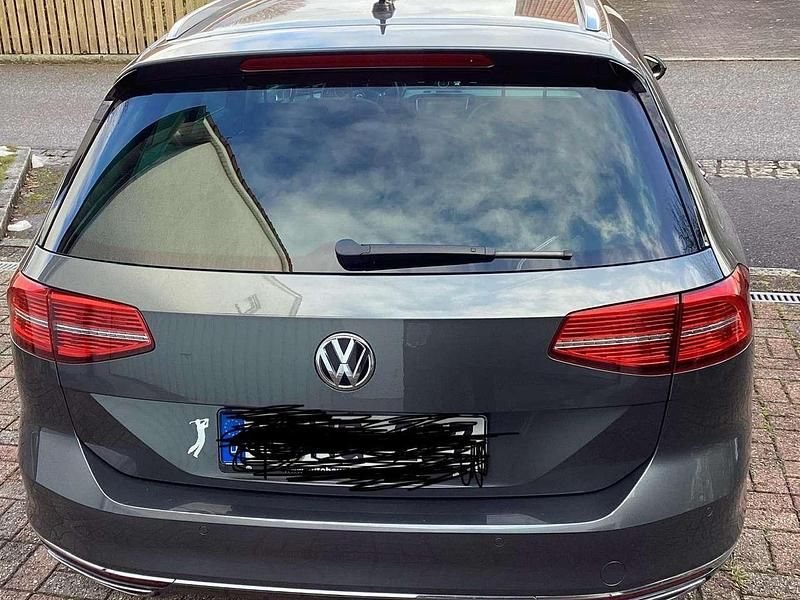 Gebraucht VW Passat Highline 220 PS (161 kW) 2015 Grau Kombi
