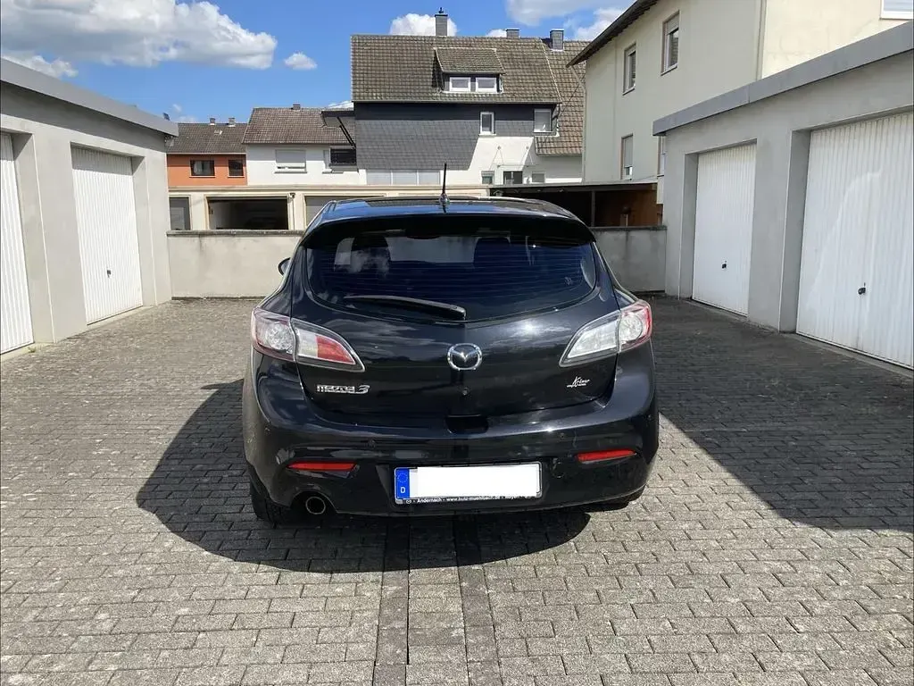 Gebraucht Mazda 3 Exclusive-Line 105 PS (77 kW) 2011 Schwarz Limousine