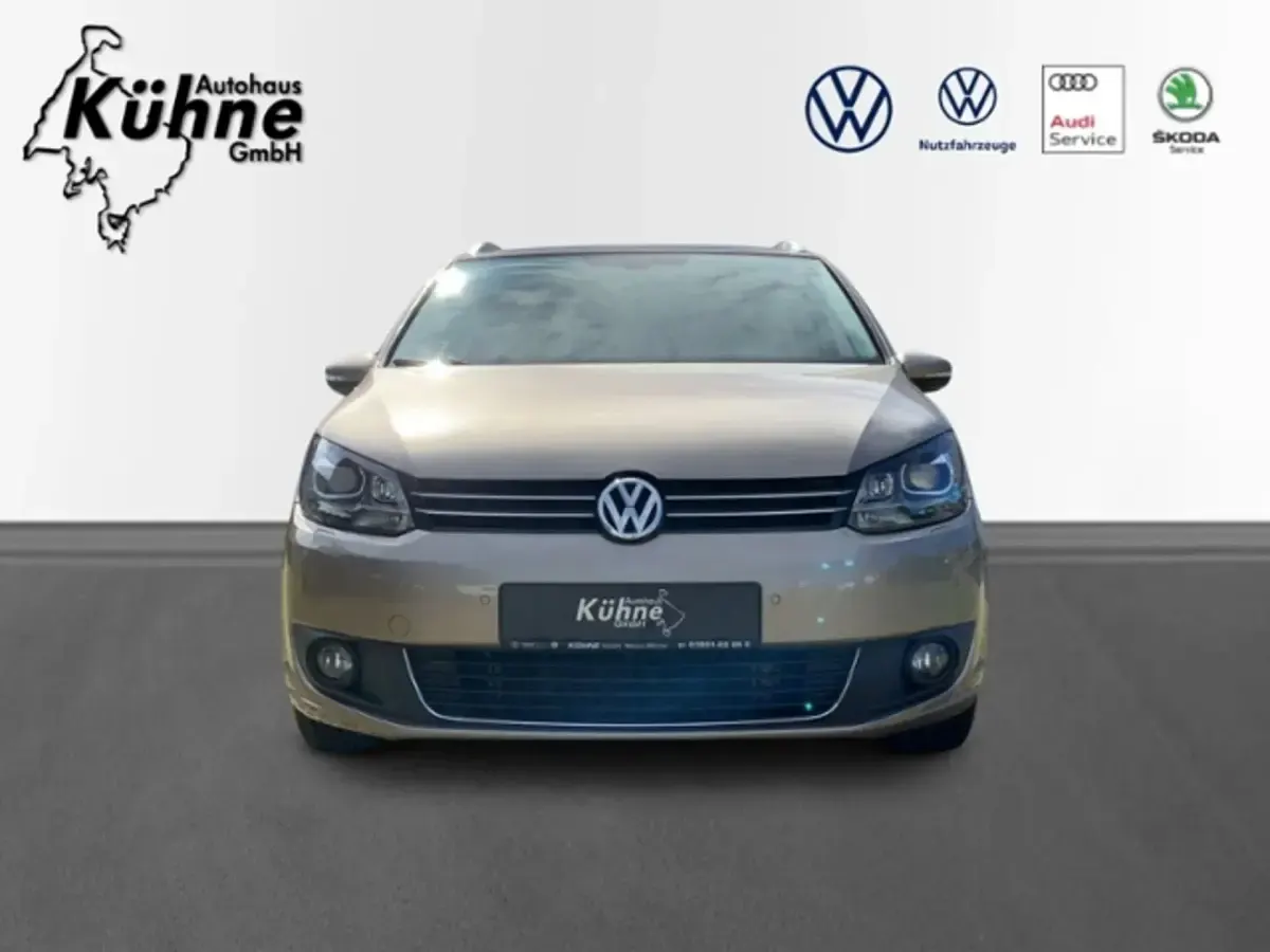 Gebraucht VW Touran Comfortline 140 PS (102 kW) 2015 Van / Kleinbus